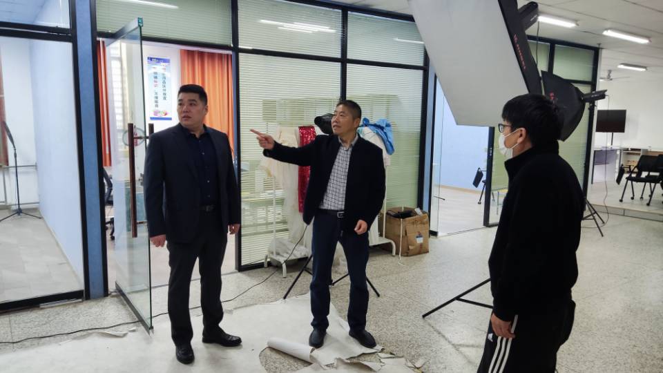 工商管理学院十月实训室安全检查