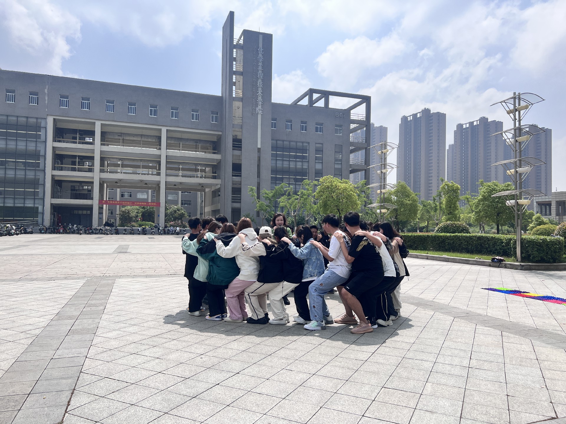 向阳而生 逐光前行  ——工商管理学院开展“寻找生命的意义”团体辅导暨信仰公开课