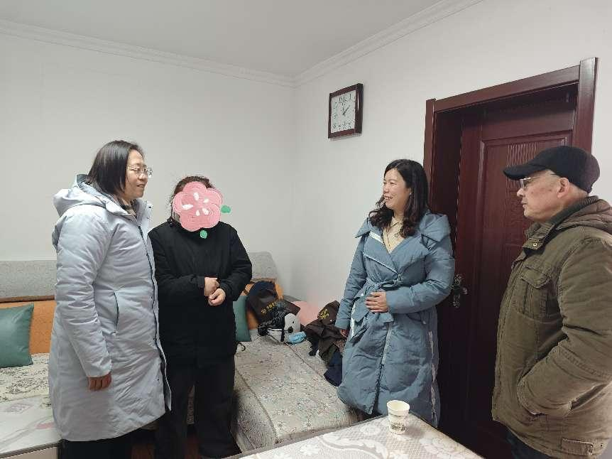 落雪无声·润心有痕——工商管理学院开展寒假家访行动