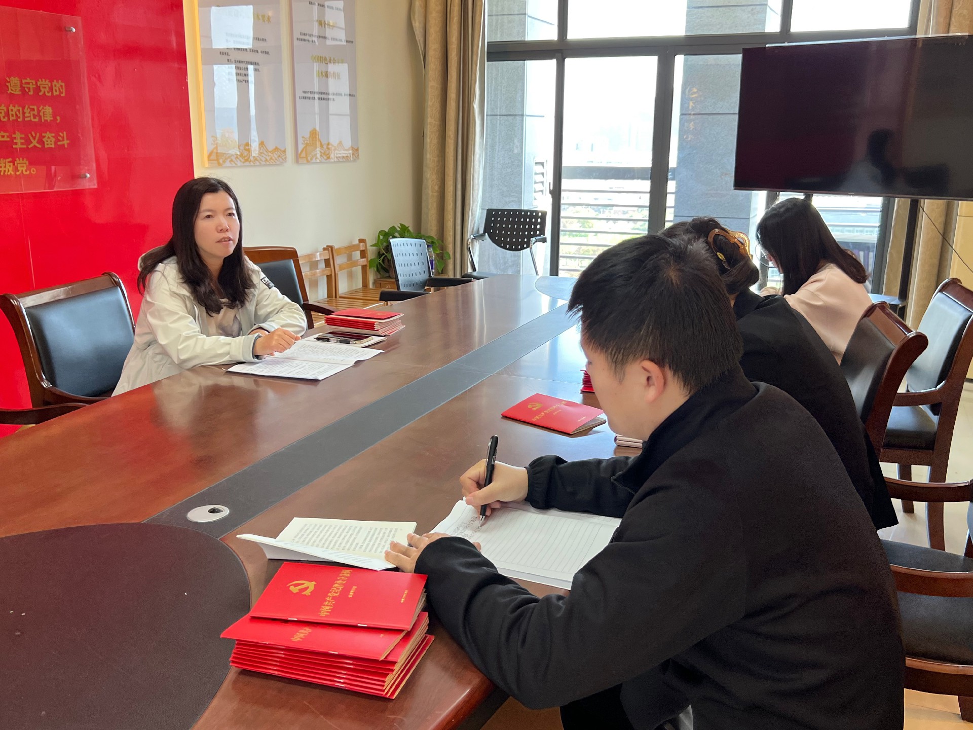 工商管理学院党总支召开党纪学习教育启动部署会议