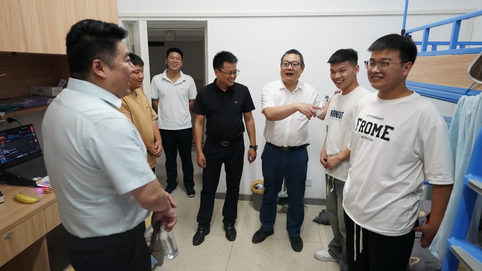 1725517940188673.jpg 1725517940188673.jpg