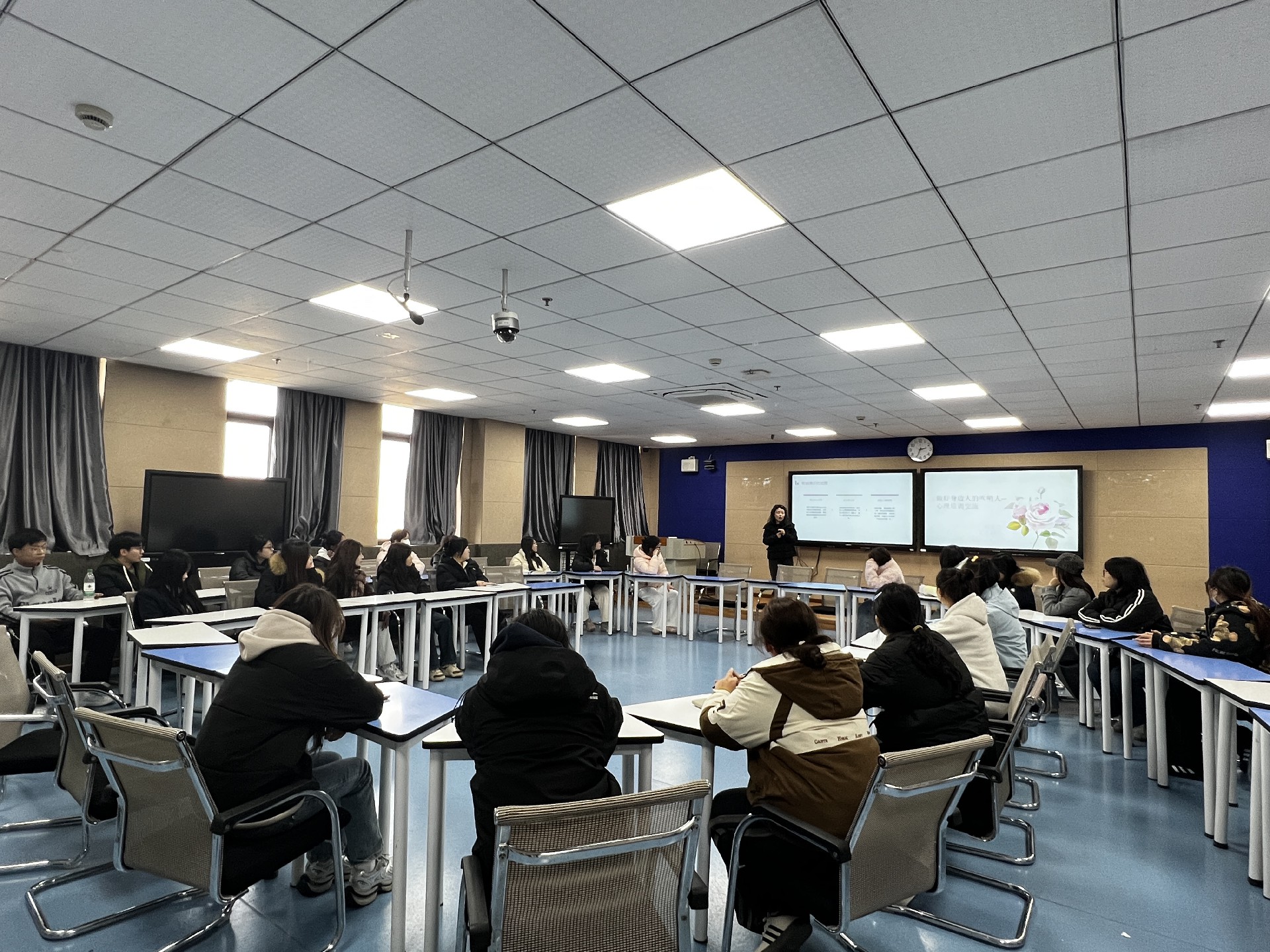 化身“吹哨人”，守护心灵绿洲 ——工商管理学院开展心理委员信息员培训交流