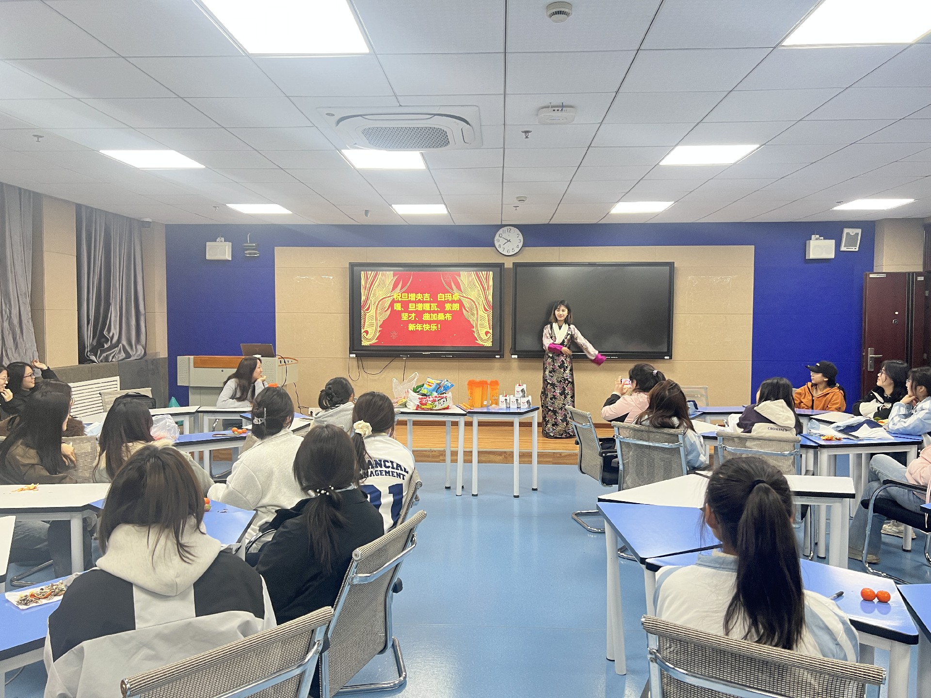 共贺新春乐，同绘民族花——工商管理学院举办藏历新年活动