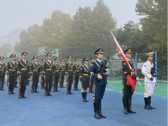 工商管理学院隆重举行升国旗仪式