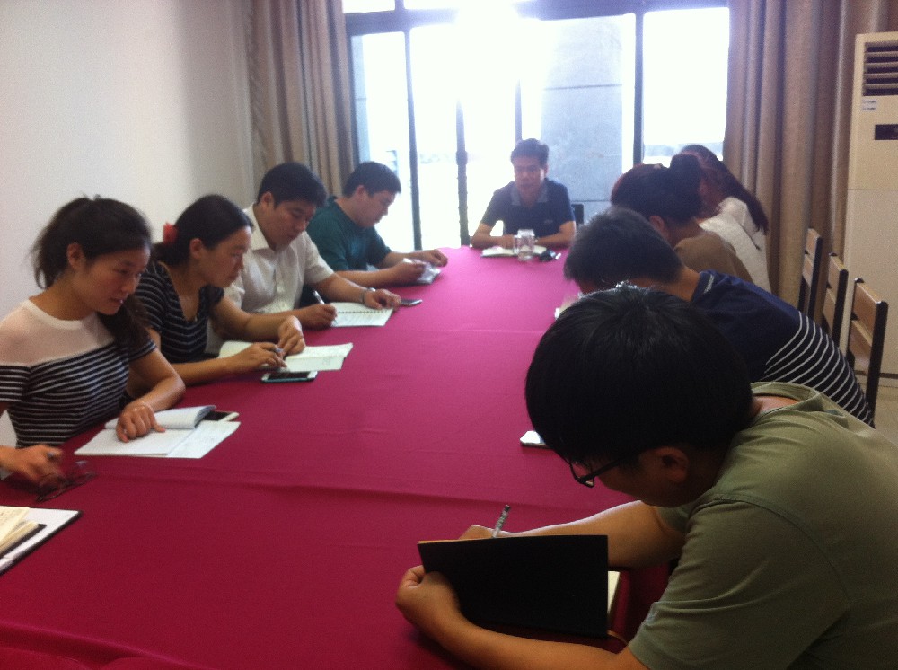 工商管理学院召开党员干部管理人员廉洁教育会