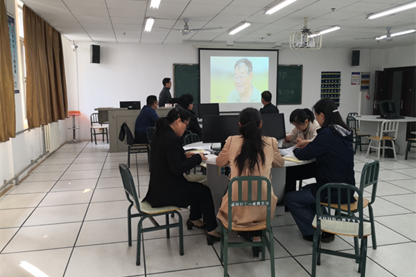 工商管理学院党总支各支部认真开展“三学”、“三问”活动